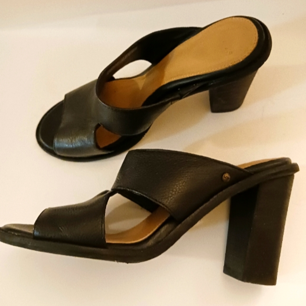 Ugg Size 8 - image 1